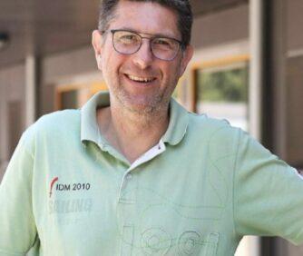 Dirk Braun GesamtschuleHöhscheid Solingen (NRW) "Mein Job ist es nicht Schüler zu steuern, ich befähige sie dazu von dem Lernbuffet mit verschiedenen Angeboten etwas auszuwählen."