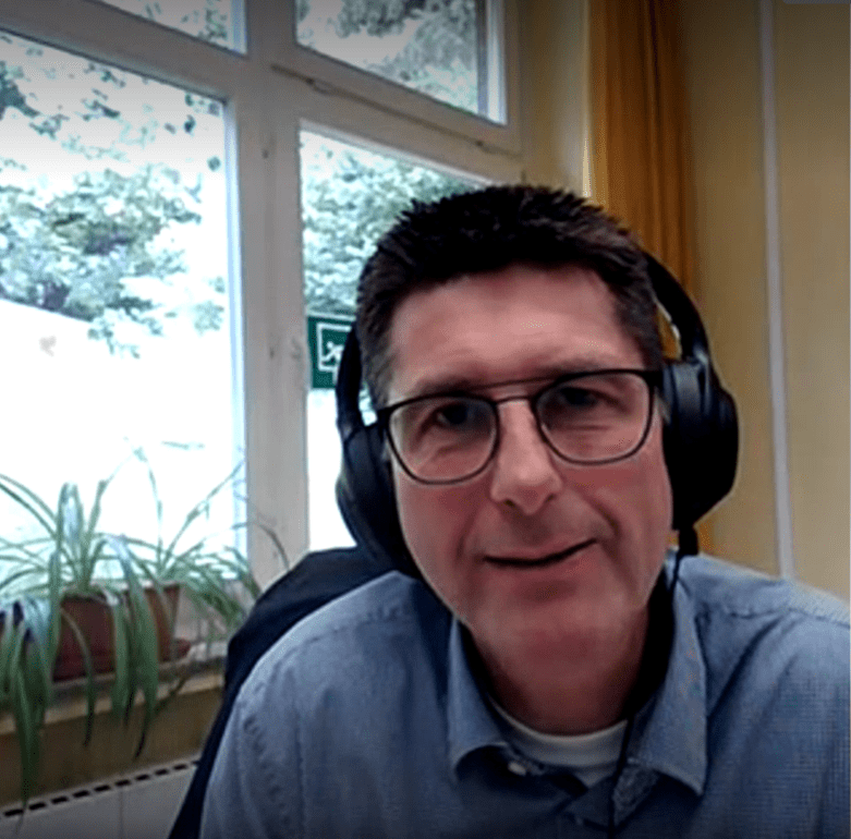 Dirk Braun Interview Dirk Braun ist Schulleiter an der Gesamtschule Höhscheid. Er setzt Scobees im Rahmen der Lernbüros bei sich an der Schule ein.